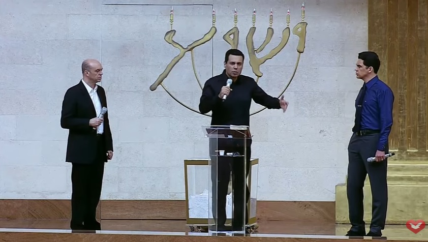 Imagem de capa - Oração da meia-noite: na caminhada da fé em preparação para a Fogueira Santa