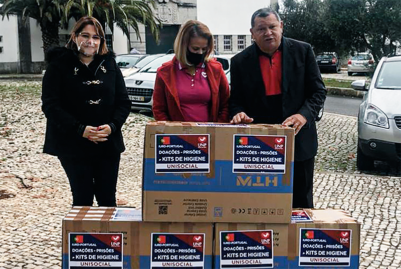 Imagem de capa - Mais de mil produtos de higiene  chegaram às reclusas de Tires