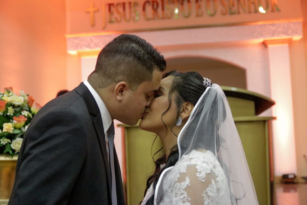 Imagem de capa - Casei na Universal: Pastor Vitor e Gabrielle