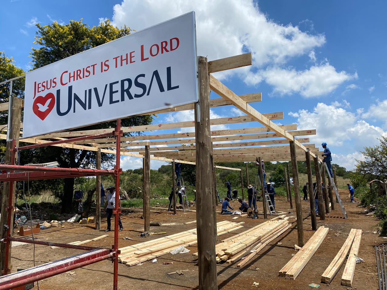 Imagem de capa - Na África do Sul, Universal inaugura o primeiro templo em lixão