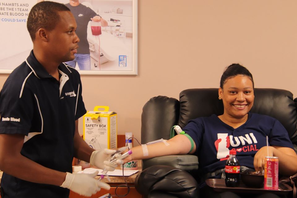 Imagem de capa - Voluntários realizam grande campanha de doação de sangue na Namíbia