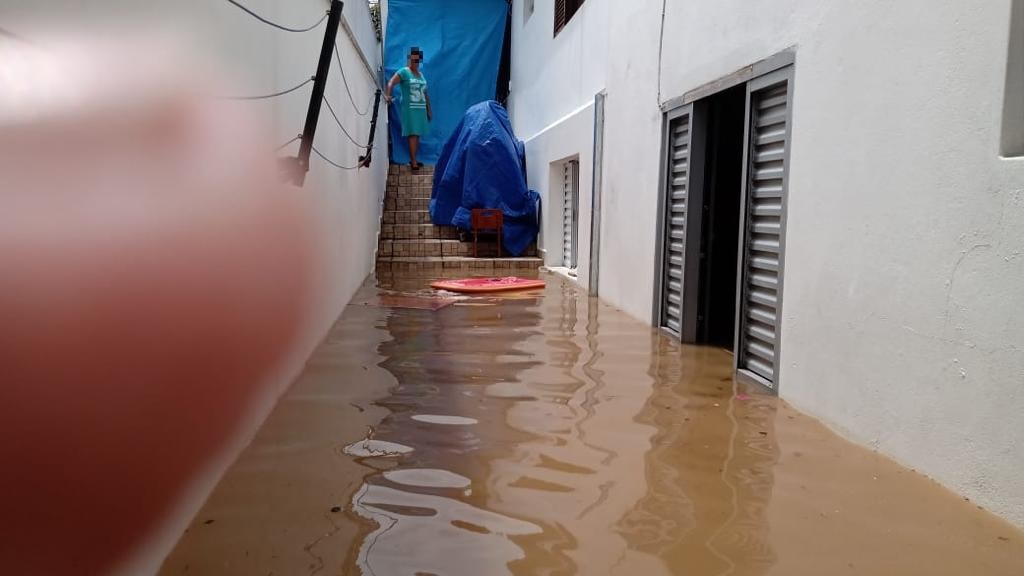 Imagem de capa - Universal ajuda vítimas das chuvas a retomarem a rotina
