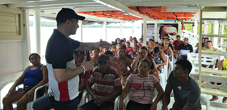 Imagem de capa - Barco Santidade ao Senhor leva fé para população ribeirinha