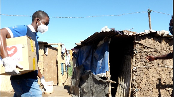 Imagem de capa - Mais de 100 famílias recebem cestas básicas em Maputo