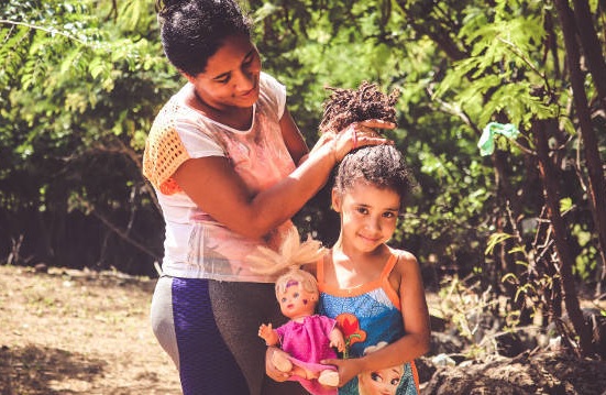 Imagem de capa - Projeto Nova Canaã ajuda desempregada a sustentar a filha