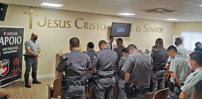 Imagem de capa - Policiais rodoviários do litoral paulista recebem oração