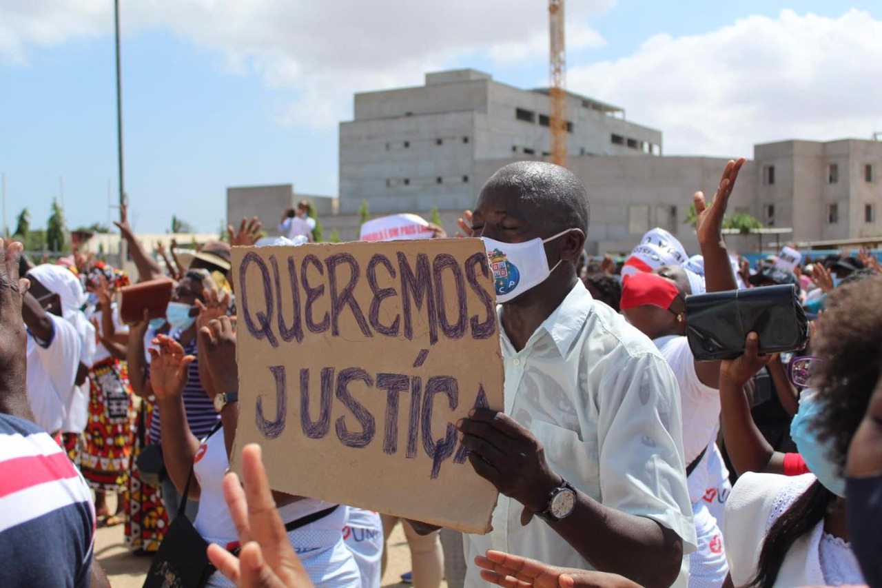 Imagem de capa - Polícia angolana age de maneira truculenta contra membros da Universal