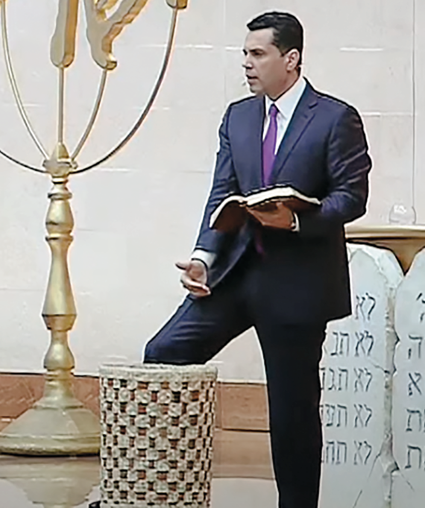 Imagem de capa - O Altar, o cesto e a multiplicação estão ao seu dispor