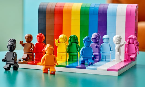 Imagem de capa - Lego lança brinquedo LGBTQIA+