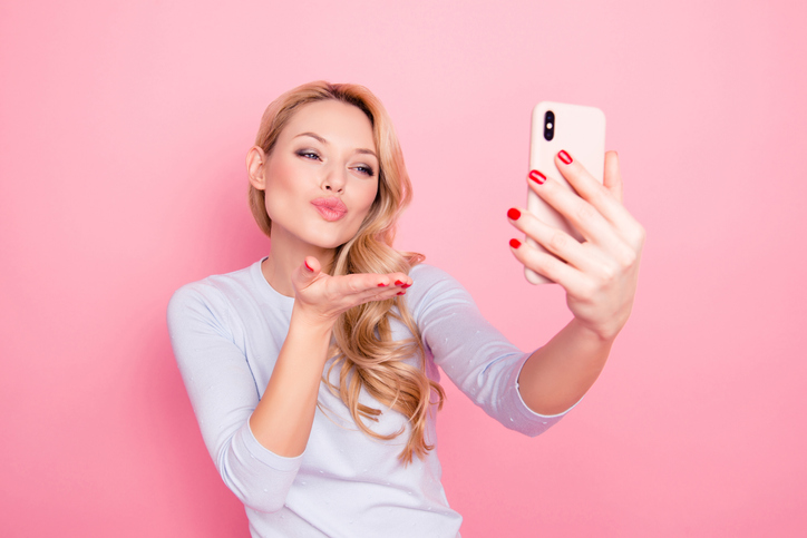 Imagem de capa - Selfies na internet: sinal de narcisismo vulnerável