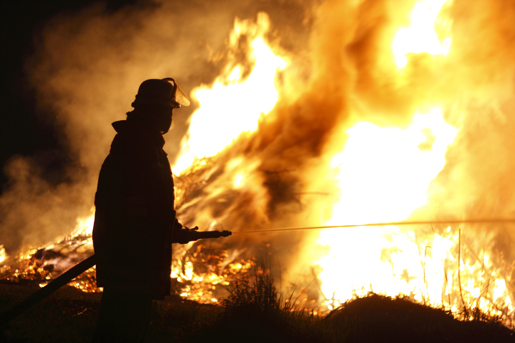 Imagem de capa - Mais duas igrejas católicas são incendiadas no Canadá