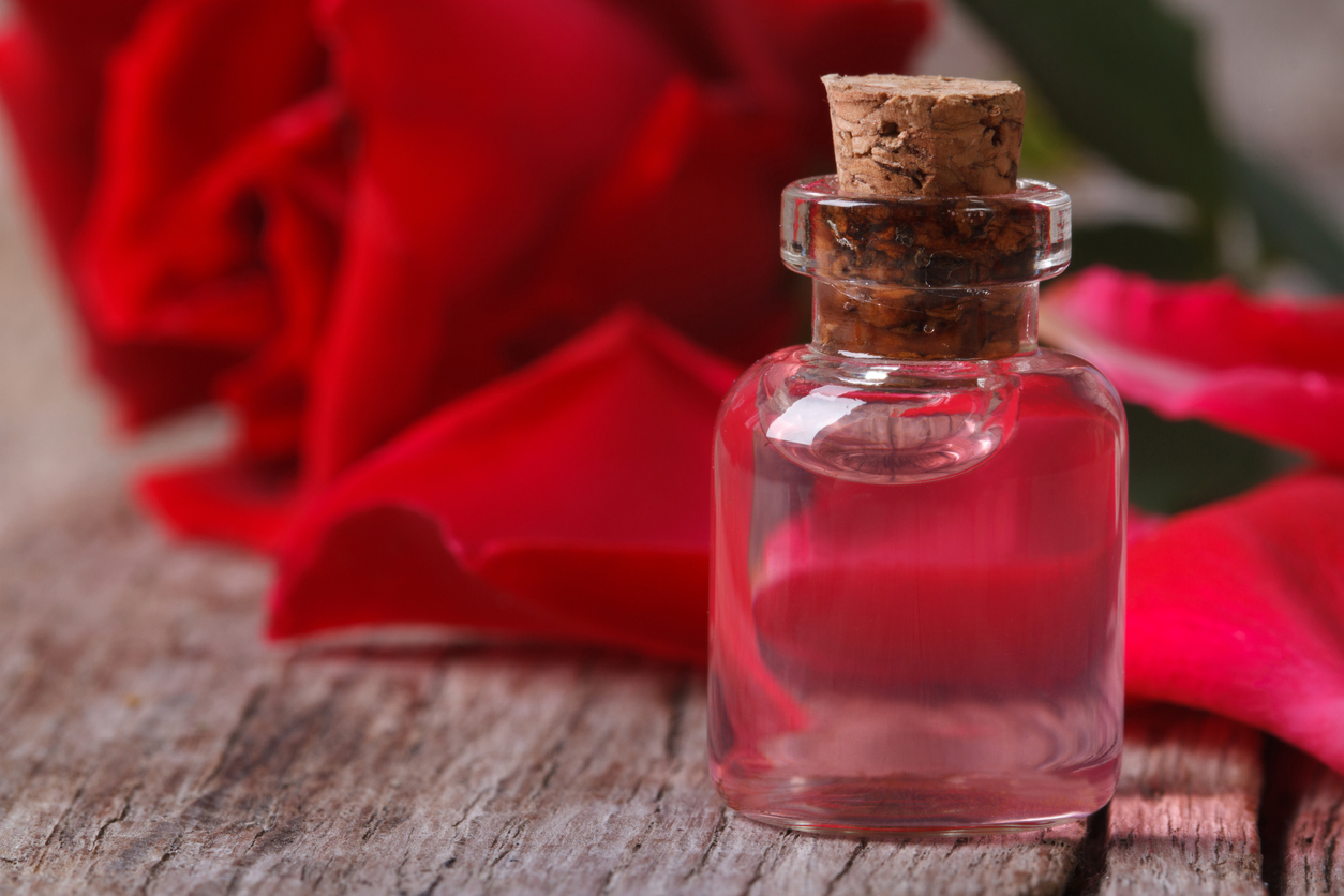 Imagem de capa - A consagração da rosa com o óleo da Alegria