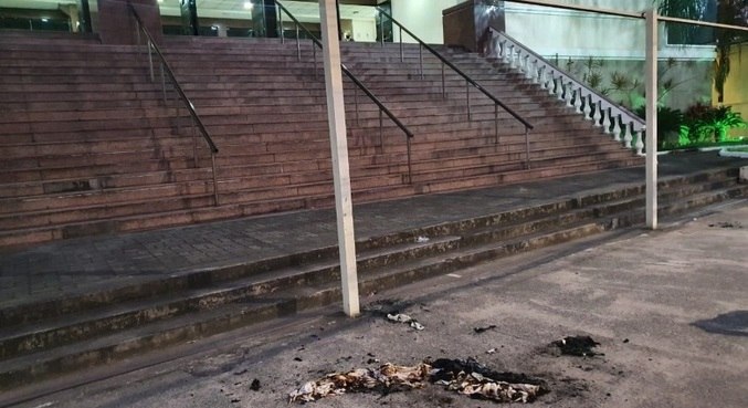 Imagem de capa - Templo da Igreja Universal em Vitória (ES) é alvo de ataque