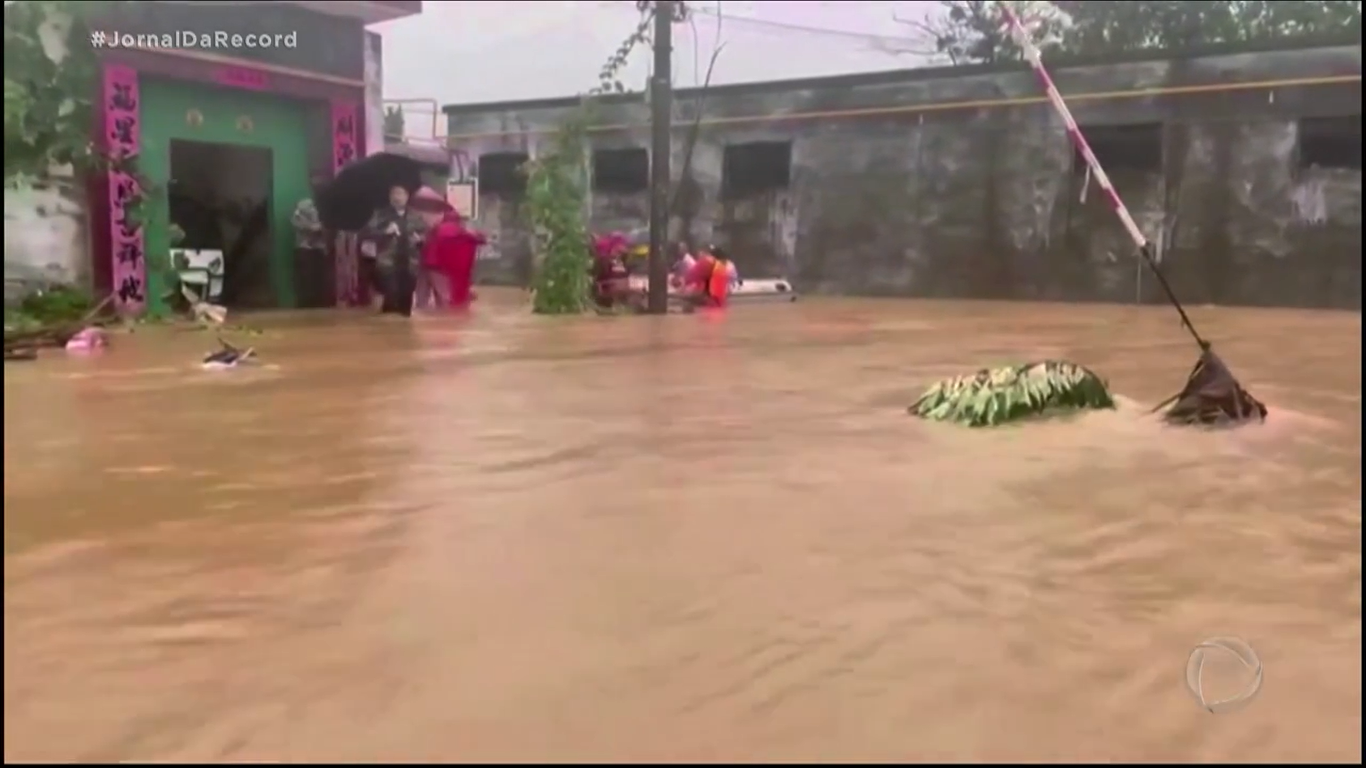 Imagem de capa - Inundações na China já deixaram ao menos 390 mil desabrigados