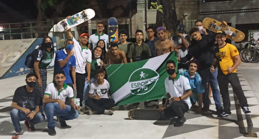 Imagem de capa - Skatistas de Fortaleza recebem palavra de motivação e fé