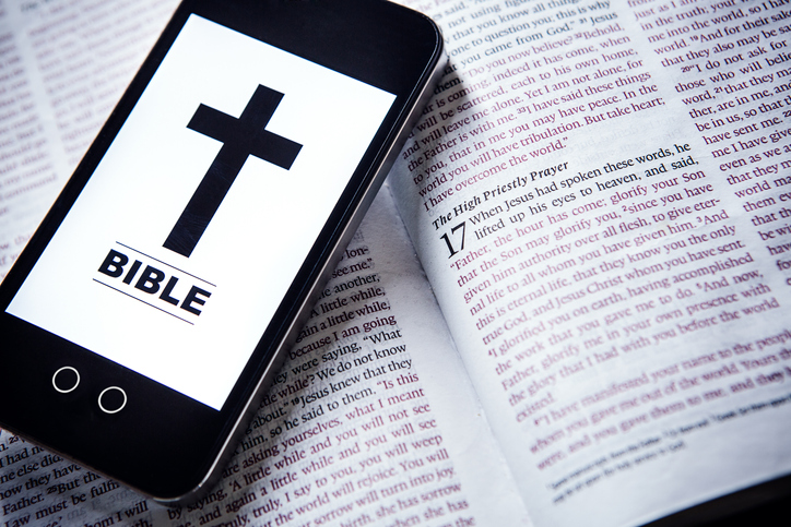 Imagem de capa - Talibã está revistando o celular das pessoas em busca de aplicativo da Bíblia