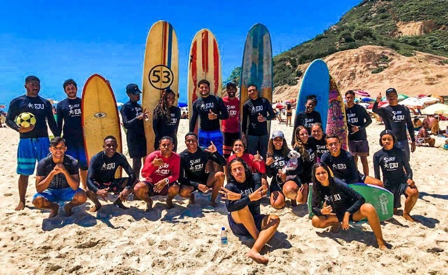 Imagem de capa - Força Jovem do Rio de Janeiro oferece aulas de Surf para jovens