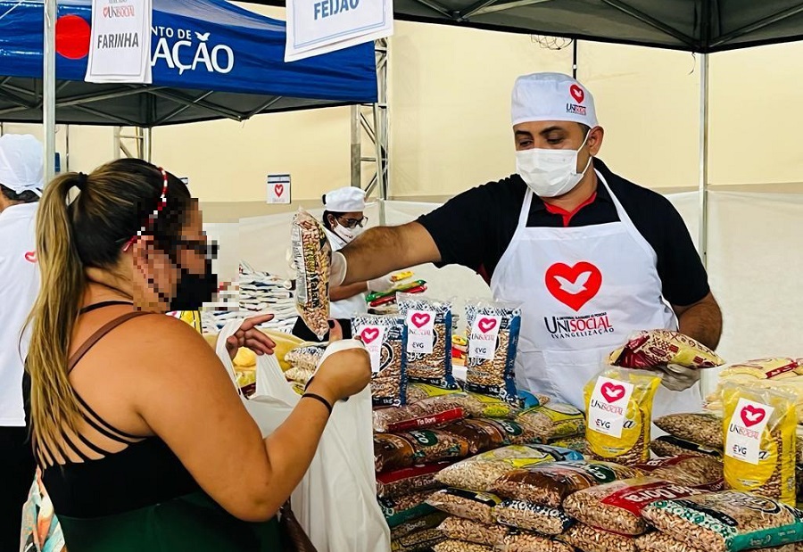 Imagem de capa - ‘Mercado Solidário’ ajuda famílias carentes a levar alimentos para mesa