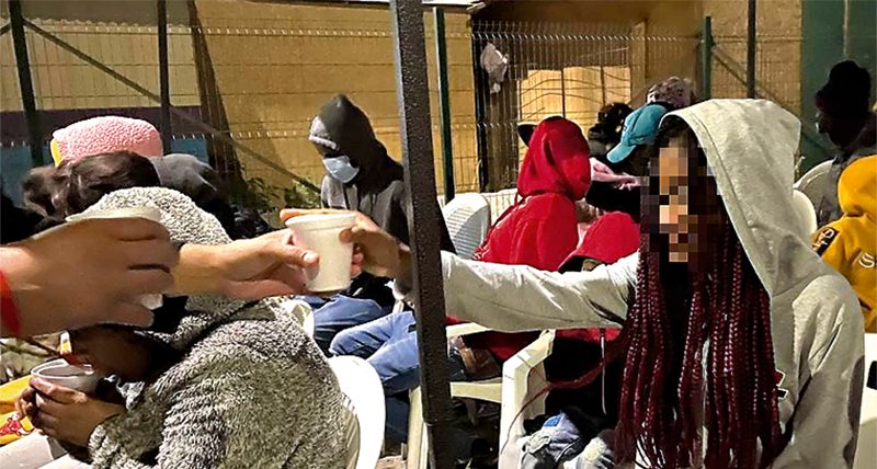 Imagem de capa - Imigrantes haitianos recebem ajuda humanitária no Chile