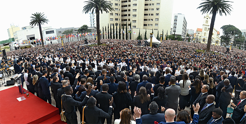 A Troca das Bandeiras reuniu 12 mil pessoas em São Paulo