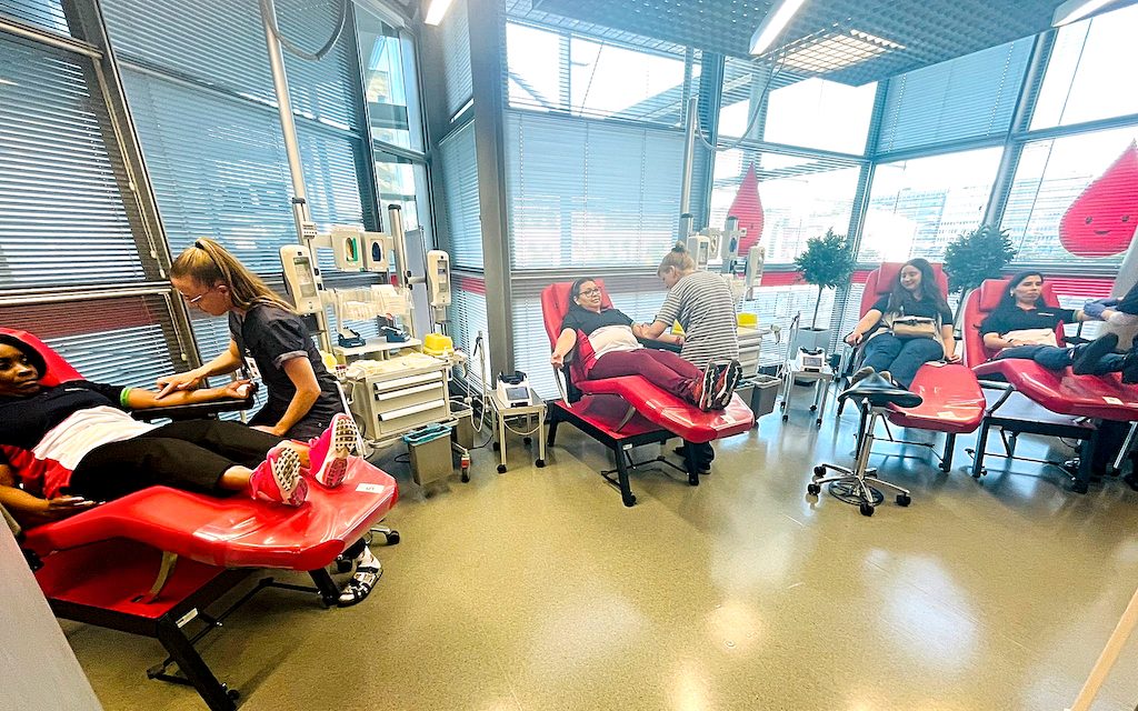 Ação humanitária: banco de sangue na Finlândia é reabastecido