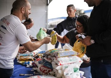 Mais de 21 toneladas de alimentos foram entregues em comunidade do Rio de Janeiro