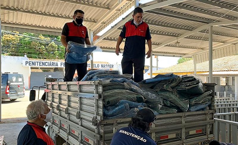 Imagem de capa - Centenas de cobertores são doados em unidade prisional