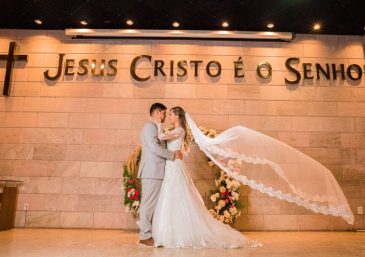 Solo Sagrado: confira a tarde de autógrafos com o casal Renato e Cristiane Cardoso