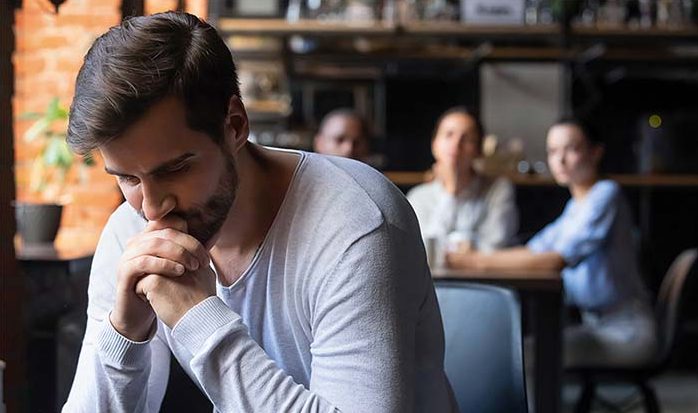 Imagem de capa - “Meu namorado está com muito ciúme dos meus amigos”