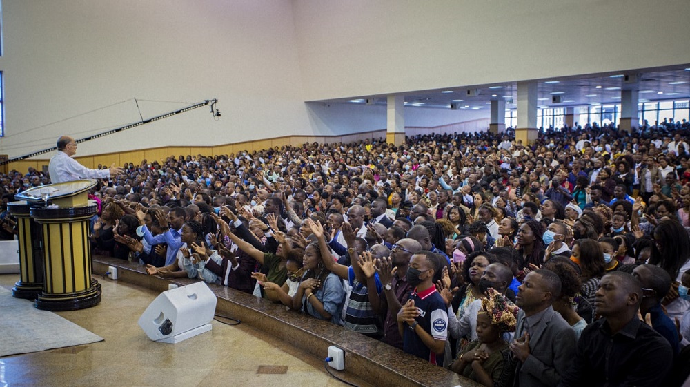 Moçambique: mais de 7 mil pessoas estiveram presentes na reunião com o Bispo Macedo