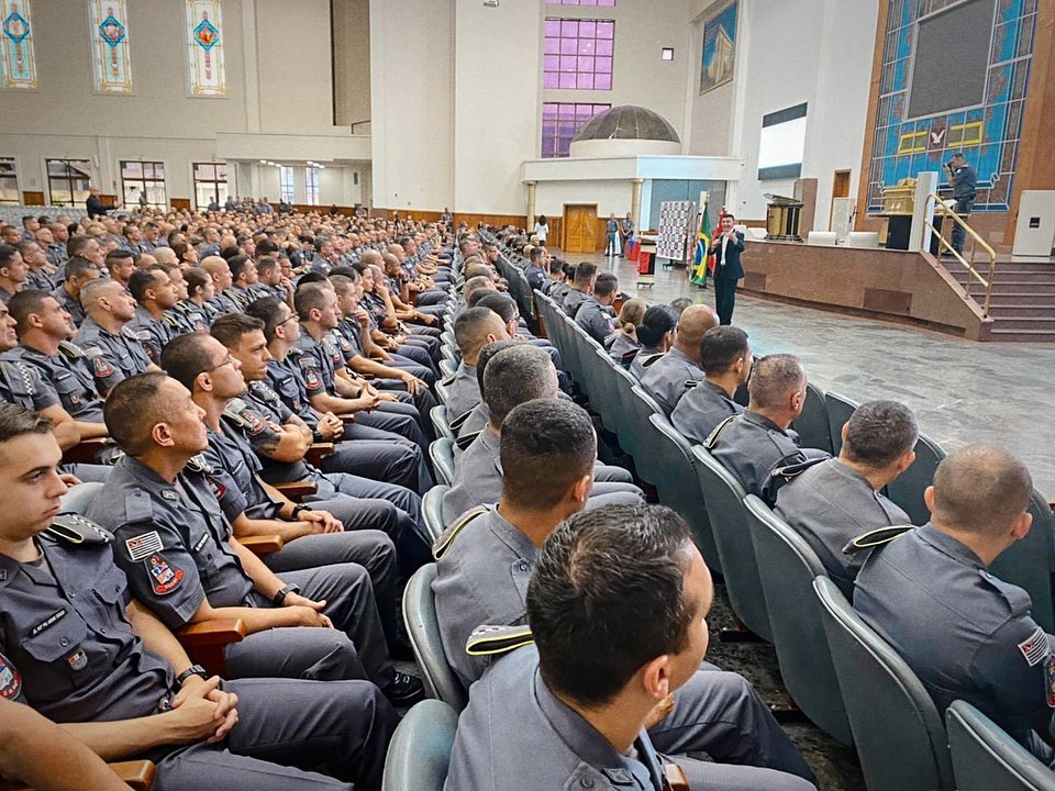 postPalestra promoveu a valorização policial em solenidade na Universal do Brásna categoriaAção Social