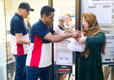 Refugiados Afegãos Recebem Ajuda Humanitária No Aeroporto De Guarulhos