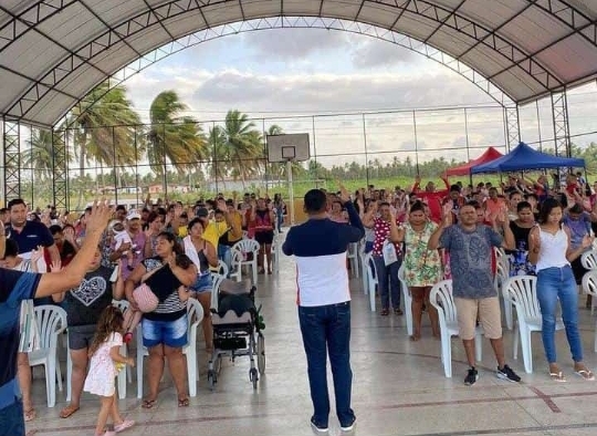 postFamílias recebem cestas básicas em Brejinho, no Rio Grande do Nortena categoriaAção Social