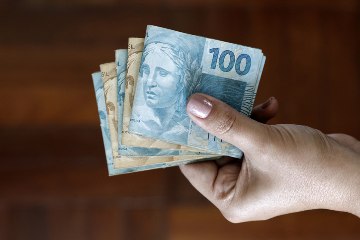 Imagem de capa - Salário médio do brasileiro cresce para R$ 2.737 no 3º trimestre