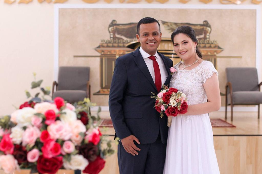 Casei na Universal: auxiliar de Pastor Hélio e sua noiva Eduarda