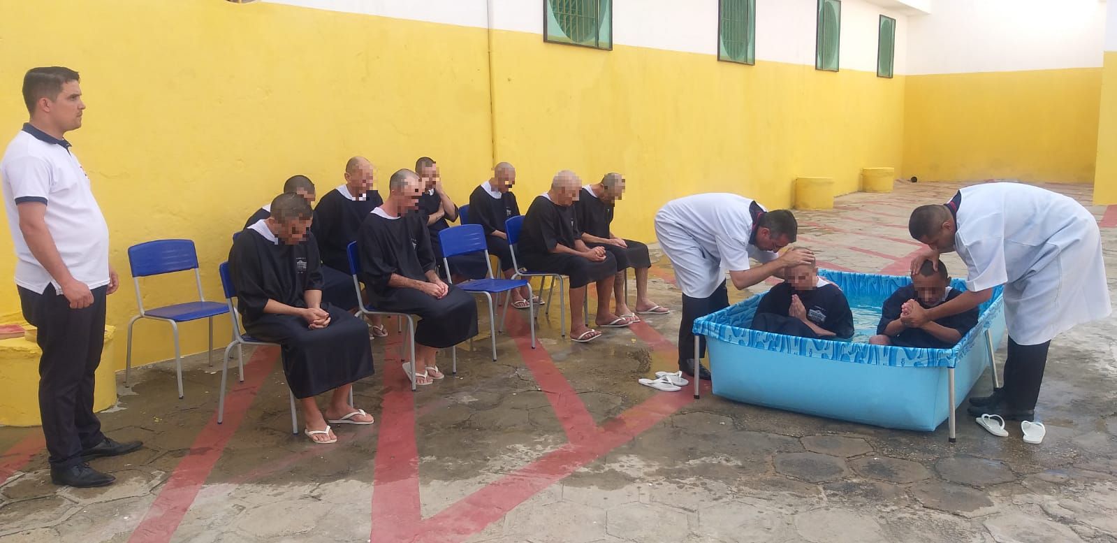 Reclusos se batizaram nas águas em unidade prisional do estado do Rio Grande do Norte