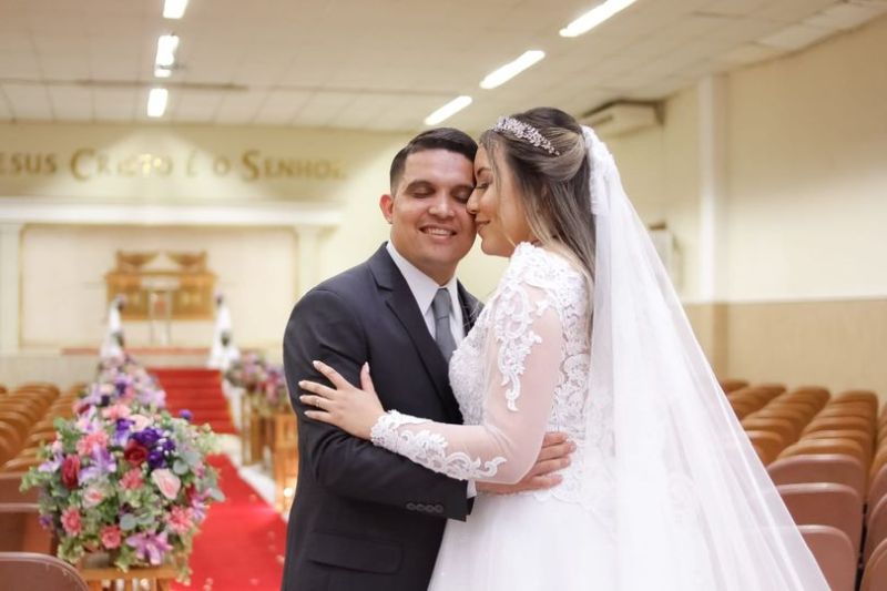 Pastor Leonardo e sua bela noiva Angelica