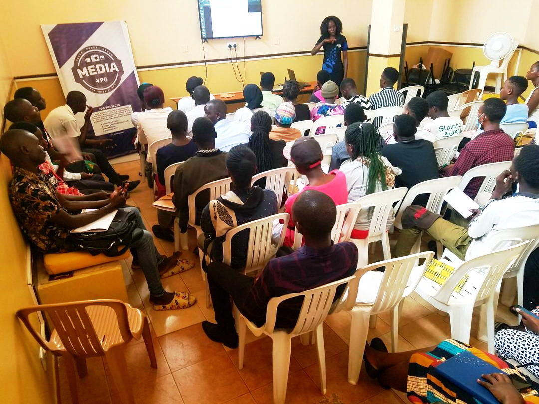 Iniciativa oferece cursos gratuitos e ajuda a afastar jovens ugandeses da criminalidade