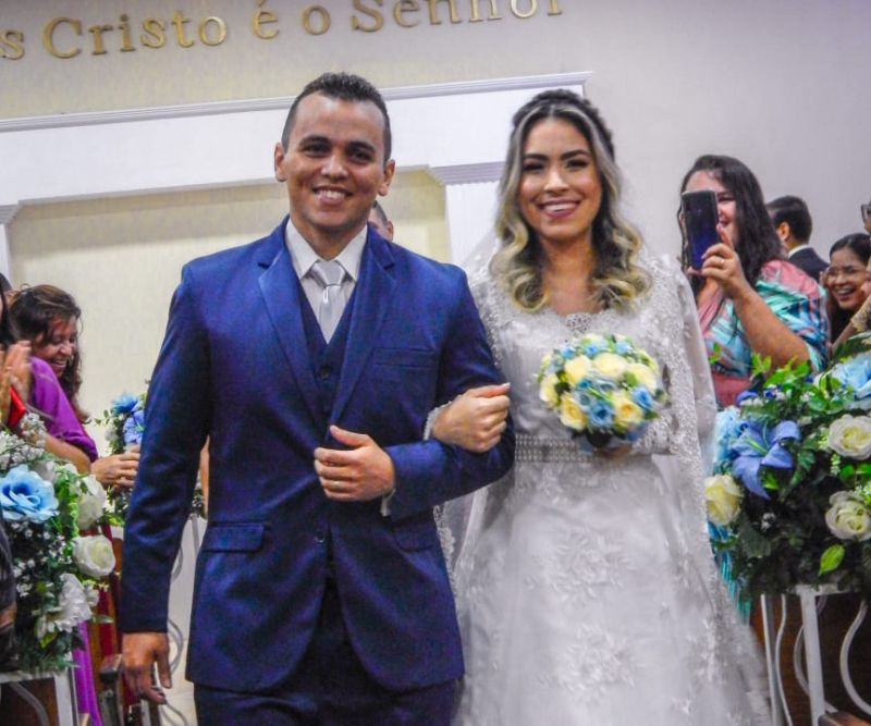 Pastor José Romário e sua noiva Daniele