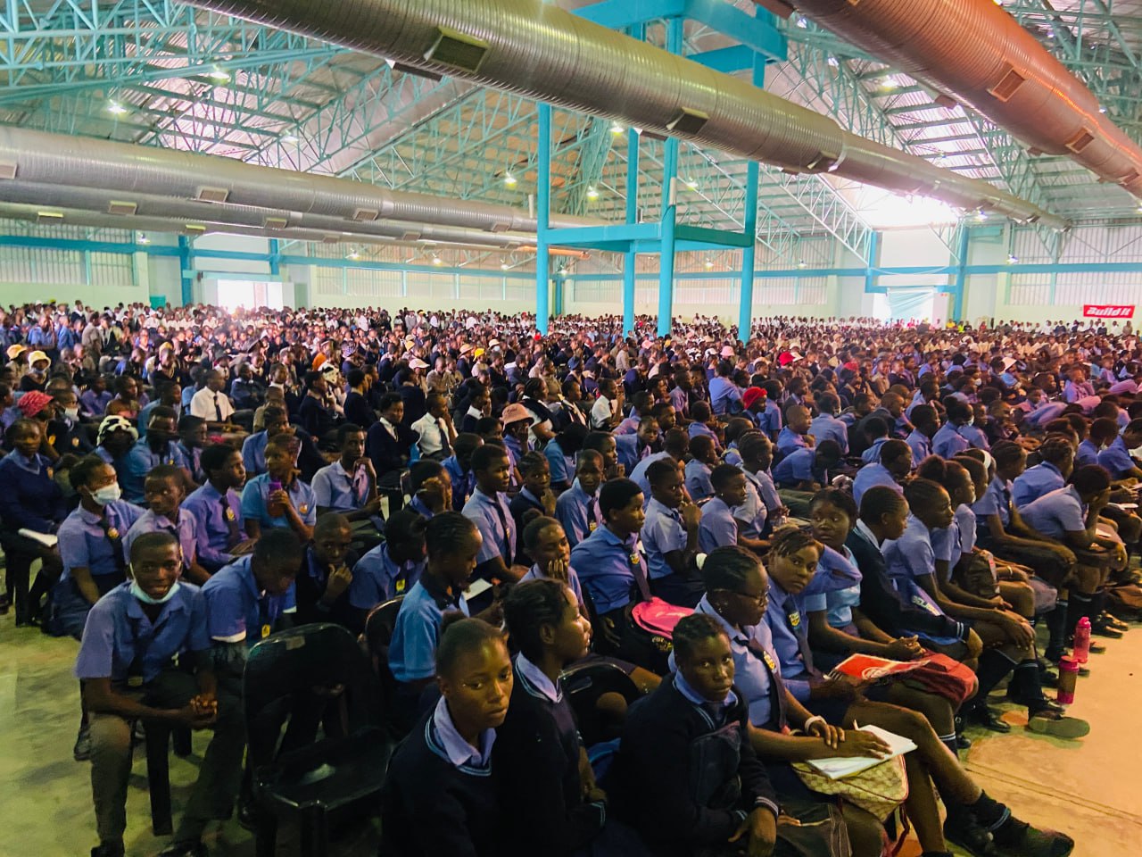 Evento ‘Back to School’ reúne 13 mil estudantes na Namíbia