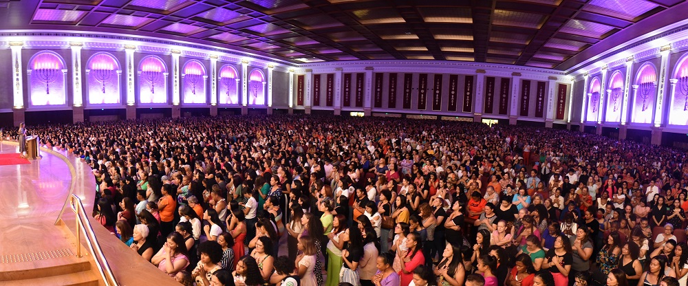 Imagem de capa - Godllywood Autoajuda: apenas o Espírito Santo pode preencher o vazio da carência