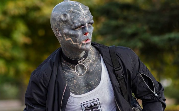 Imagem de capa - O sonho da sua vida é ficar parecido com um alien