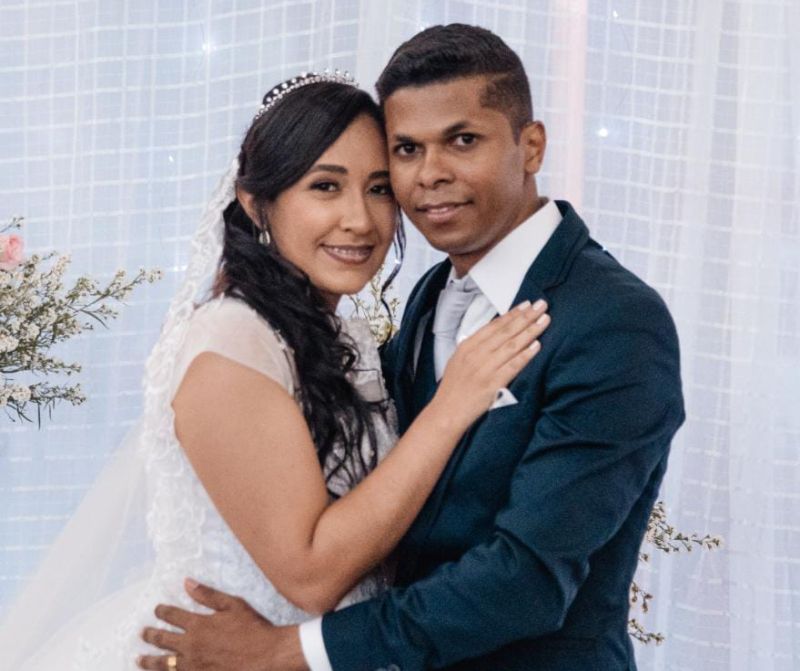 Pastor Romildo e a sua noiva Alexandra.png