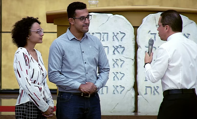 Eles viviam de favor e estavam com o nome sujo