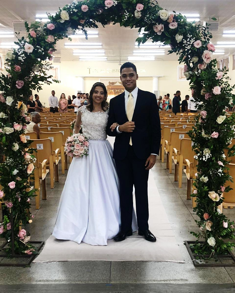 Imagem de capa - Casei na Universal: auxiliar de pastor Breno e sua noiva, Bruna