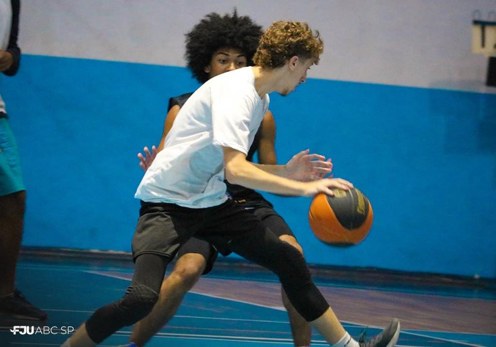 Imagem de capa - Vencedores no jogo e na vida: torneio de basquete reúne centenas de jovens no ABC paulista