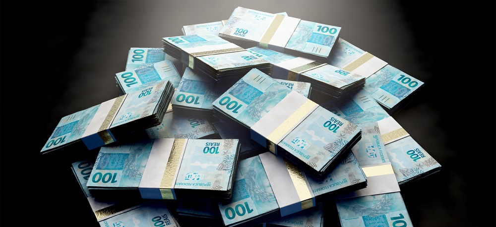 человек с деньгами в руках. скинемся все по 1 рублю. уолтер уайт с деньгами. заработок денег в интернете. рандомные деньги.