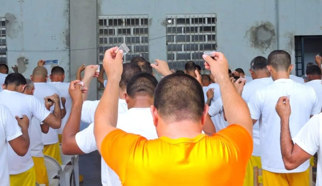 Imagem de capa - Detentos participam de Santa Ceia em unidade prisional de Roraima