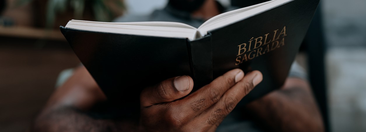 Imagem de capa - Na Uganda, pastor é espancado por pregar o Evangelho