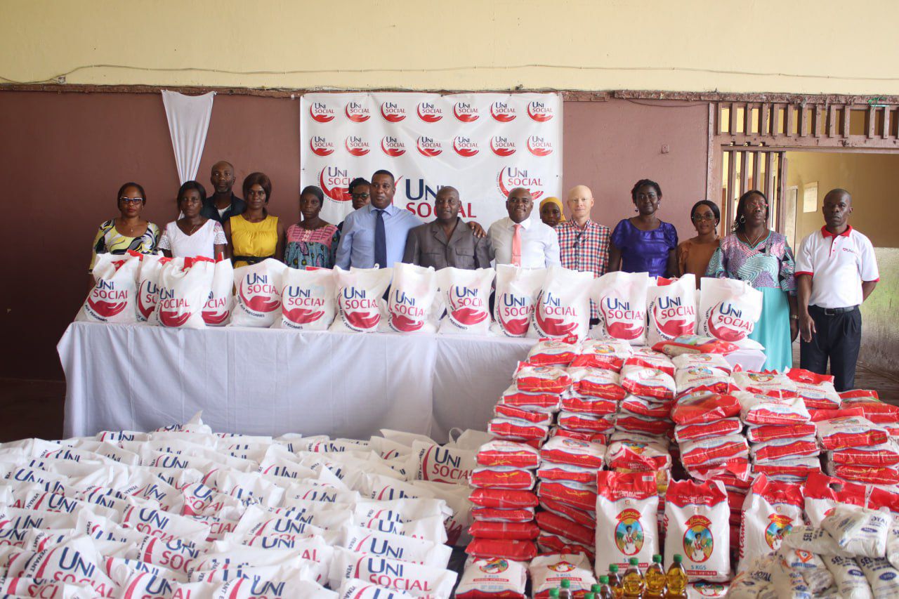 Costa do Marfim entidade que cuida de cegos recebe 250 cestas básicas